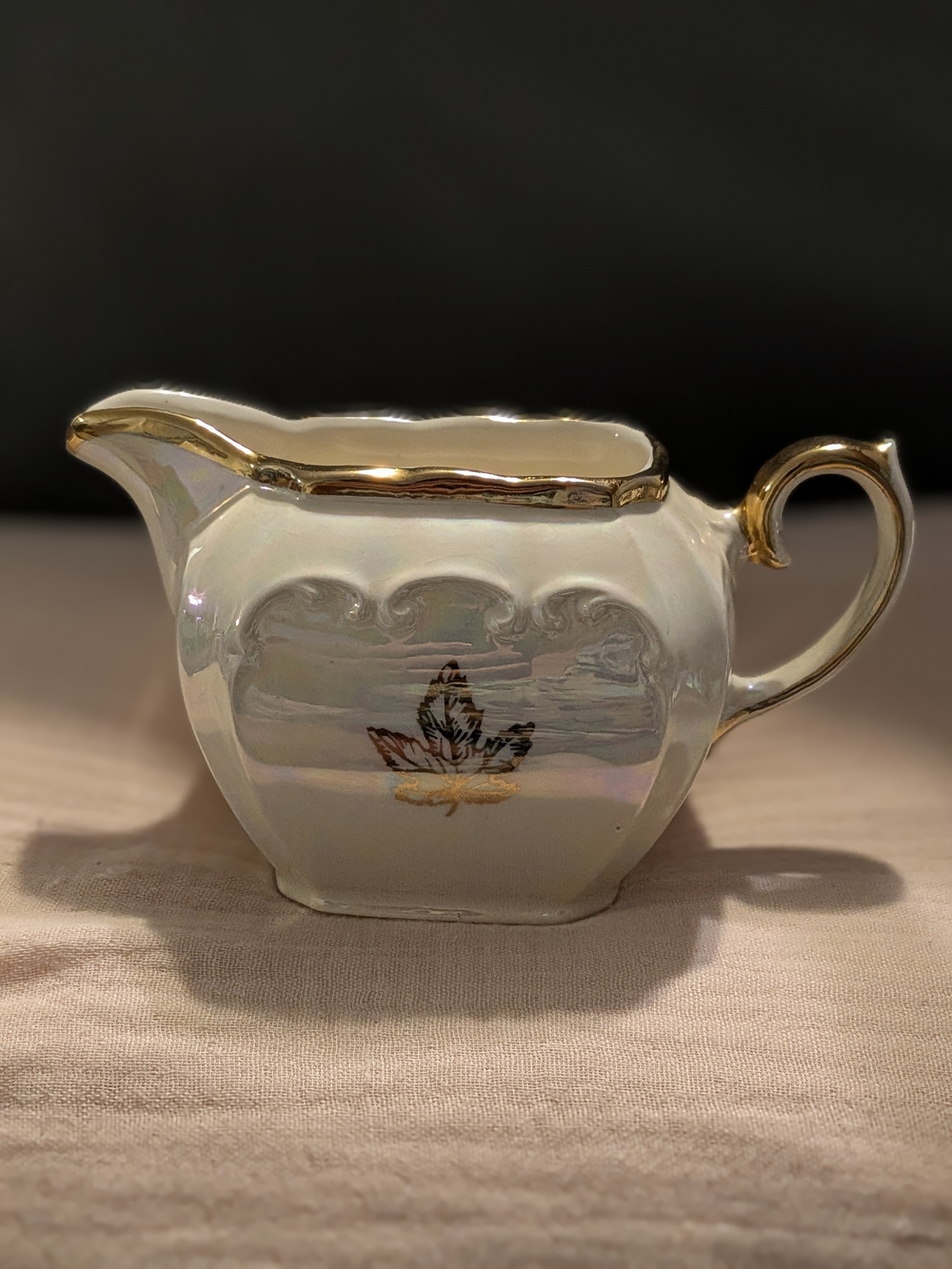 Vintage Sadler Iridescent Pearl Creamer
